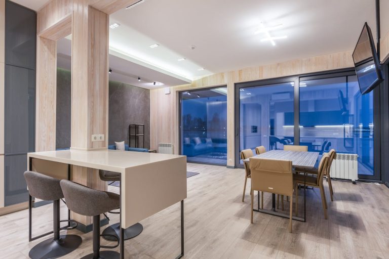 Read more about the article Why Office Window Tinting Is a Smart Investment for Your Business